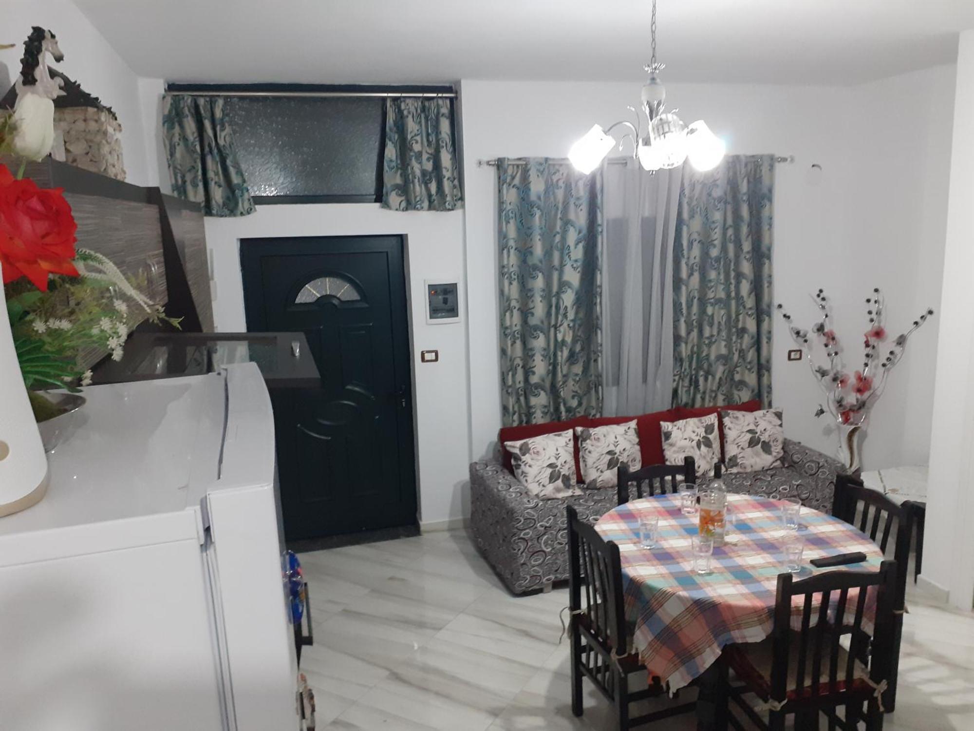 Erjon Apartment *