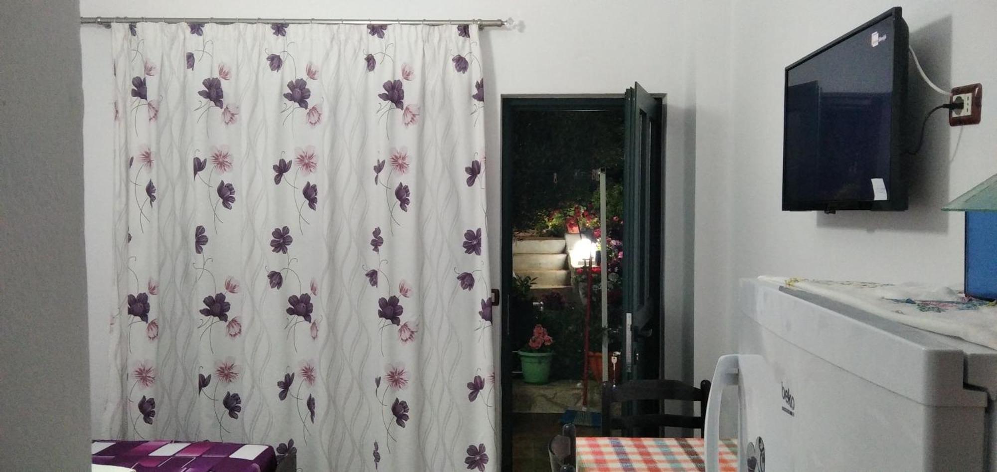 Erjon Apartment *