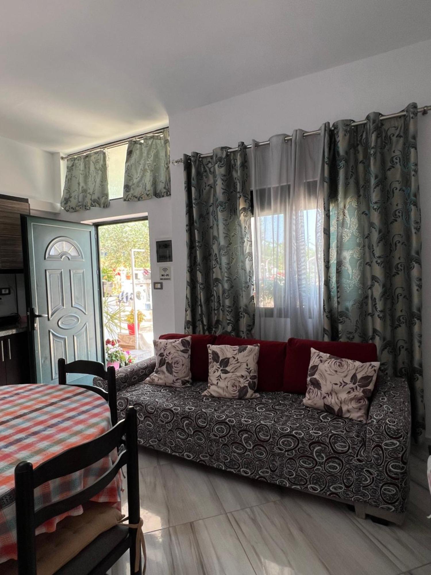 Apartment Erjon *